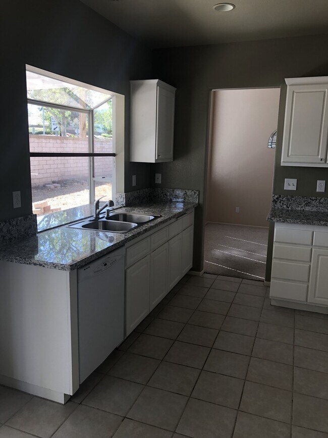 Building Photo - South Corona 2 Story Beauty