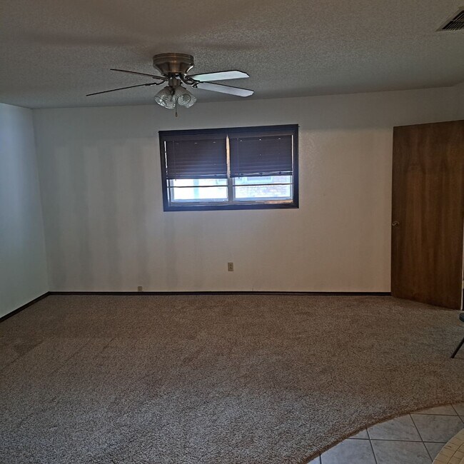 Building Photo - 3514 77th Dr