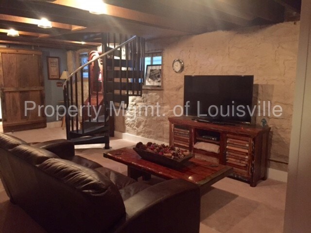 Building Photo - 1411 Saint James Ct