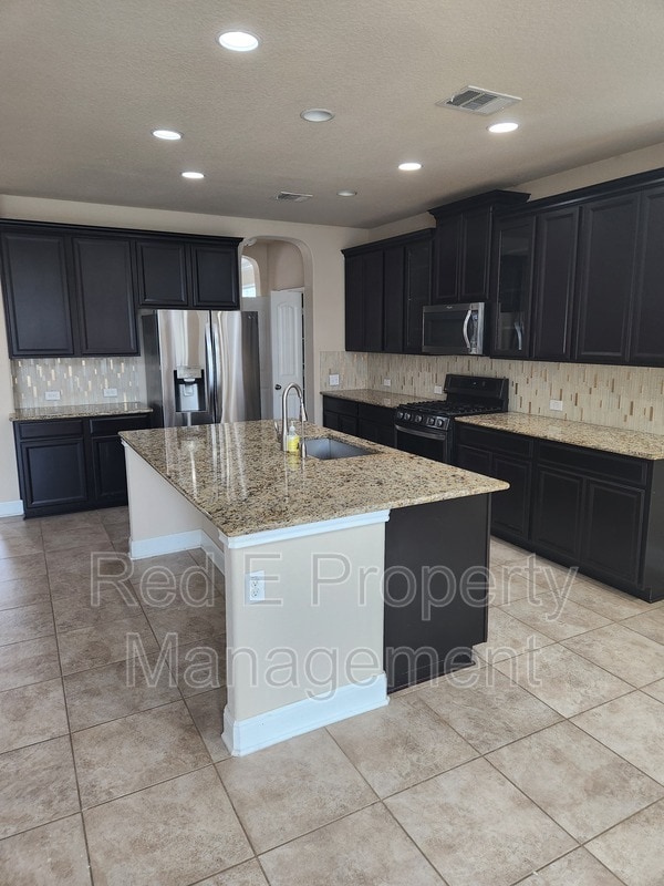 Foto del edificio - 1806 Ayleth Ave