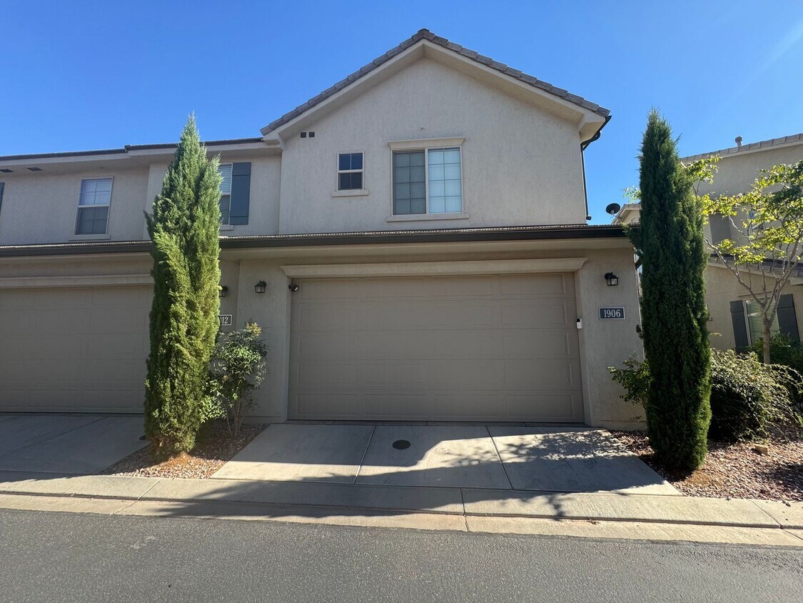 Foto principal - Fully Furnished Sienna Hills 3 bed 2.5 bat...
