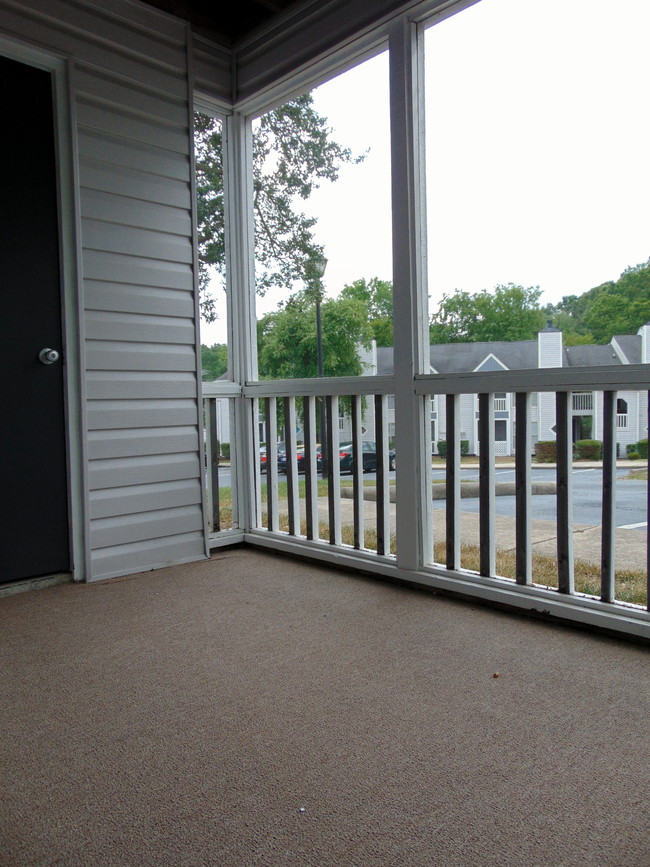 Screened porch/balcony - Chatham Wood Apartments