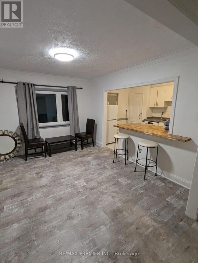 Photo du bâtiment - 1552 Avenue Rd