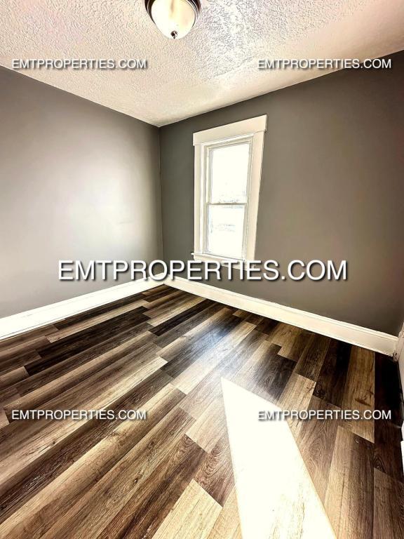 Foto del edificio - 809 W 10th St