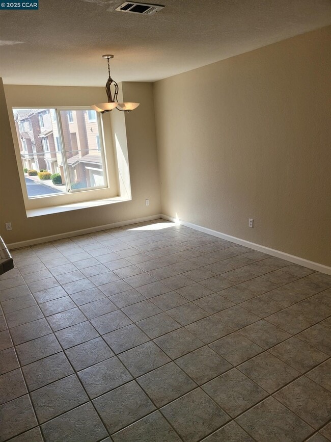 Building Photo - 4764 Central Pkwy