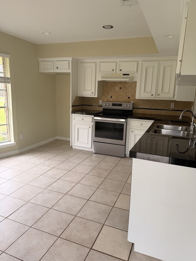 Building Photo - 15915 Indian Springs Trail