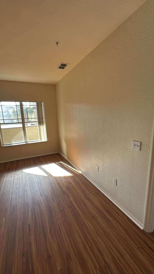 Dormitorio - 16467 Enclave Village Dr