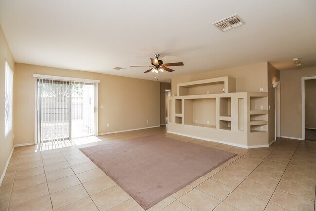 Foto del edificio - 11409 W Cambridge Ave