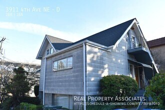 Building Photo - 3911 4th Ave NE