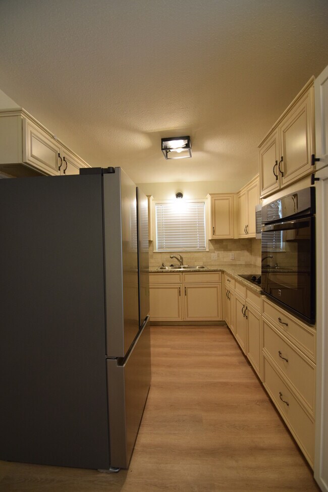 Foto del edificio - 3610 Fairway Dr