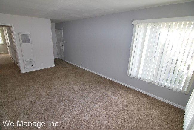 Building Photo - 4540-4540 N Banner Dr