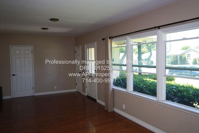 Building Photo - Beautiful 4 bedroom 2.5 bathroom Home in F...