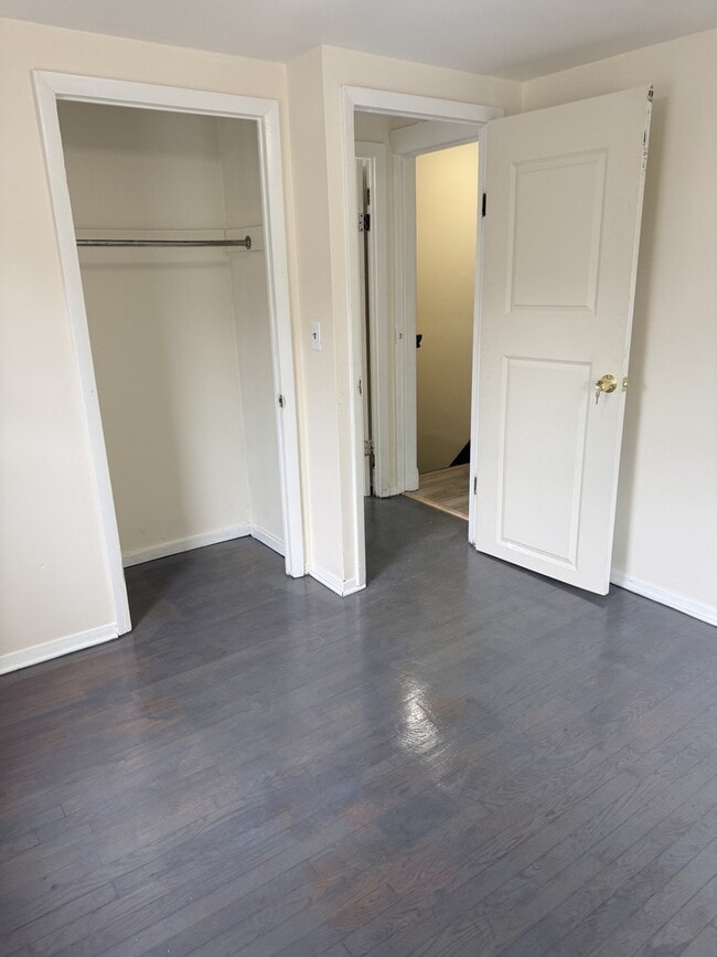 Building Photo - 383 Cary Ave