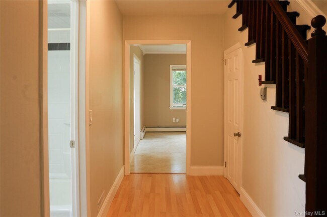 Building Photo - 50 Baron De Hirsch Rd