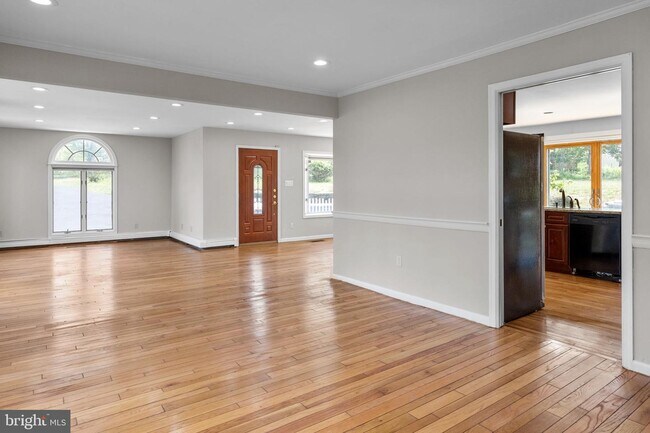 Building Photo - 901 Highland Ave
