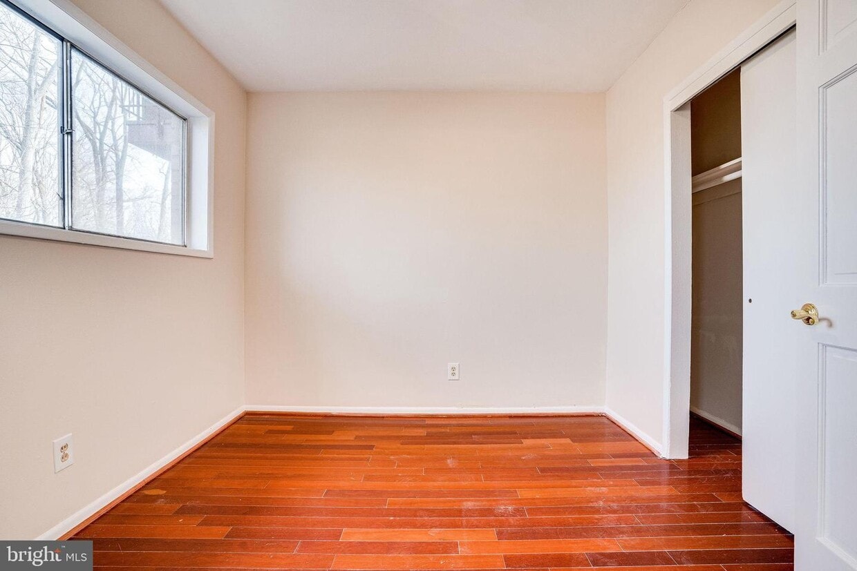 4305 Americana Dr Unit 102, Annandale, VA 22003 Condo for Rent in