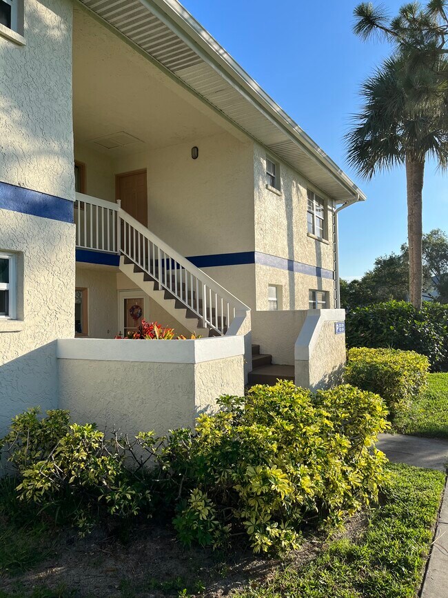 1522 SE Royal Green Cir Unit 2, Port Saint Lucie, FL 34952 Condo for