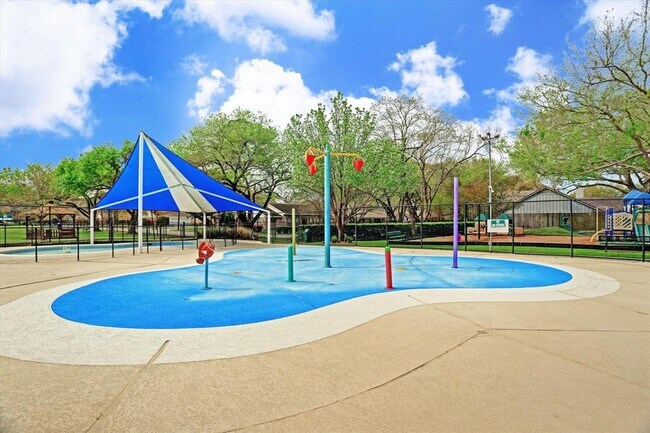 Foto del edificio - 10607 Longmont Dr