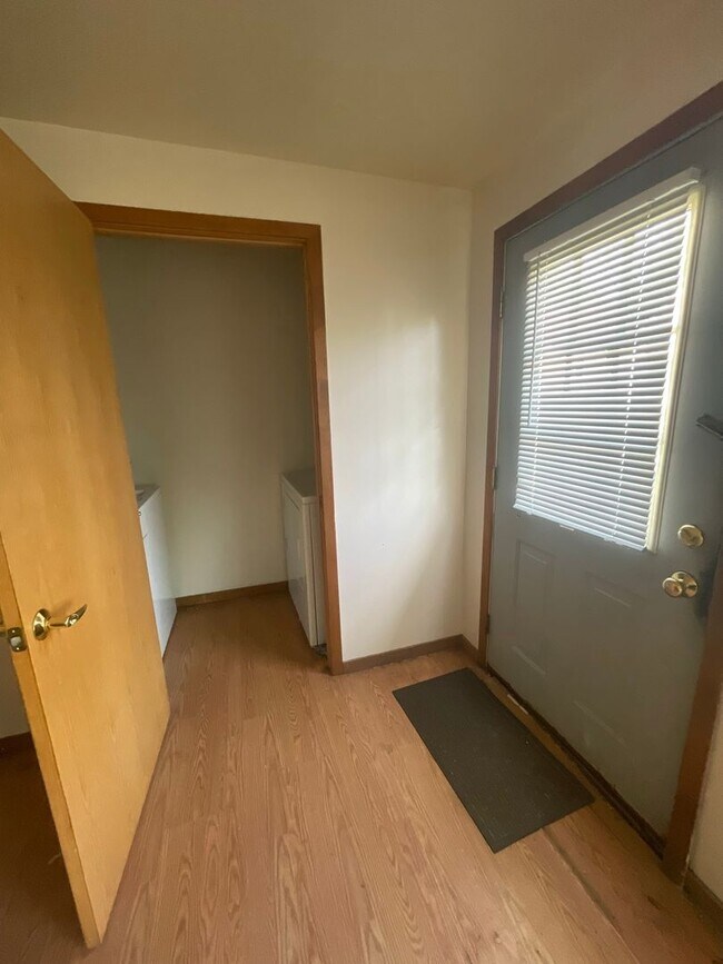 Foto del edificio - 926 Sylvan Ave