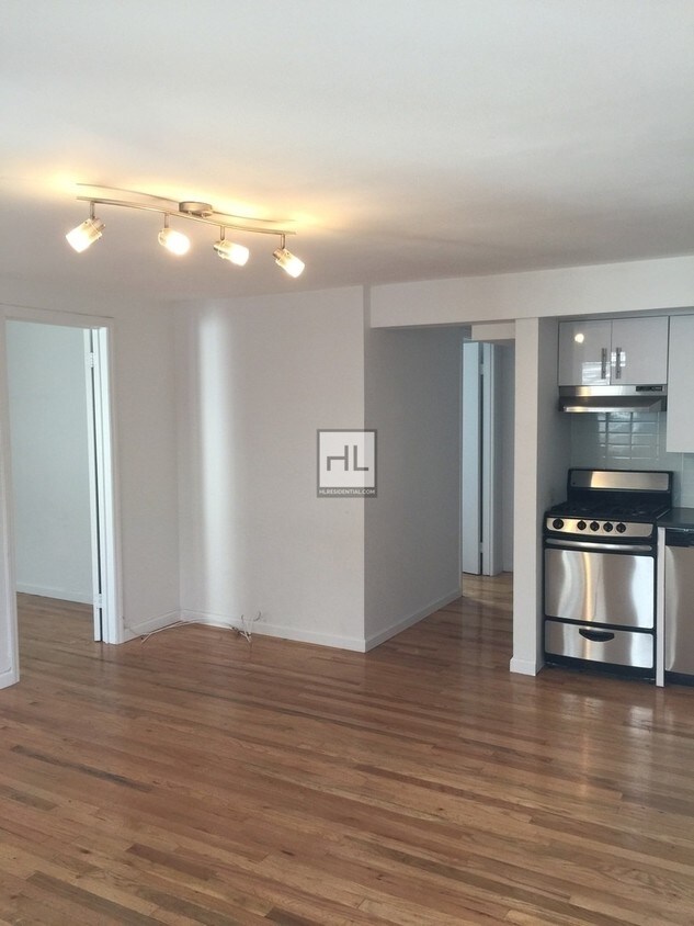 Primary Photo - 24 Skillman Ave