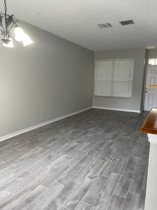 Foto del edificio - 13613 Carroway St