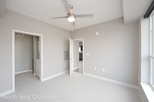 Interior Photo - 801 8th St SE