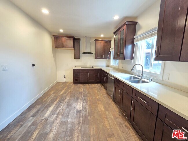 Foto del edificio - 1502 E 25th St
