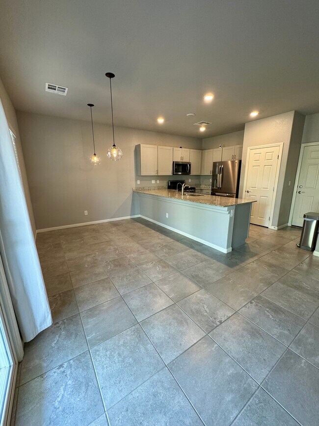 Building Photo - 4466 Zara Point Ave