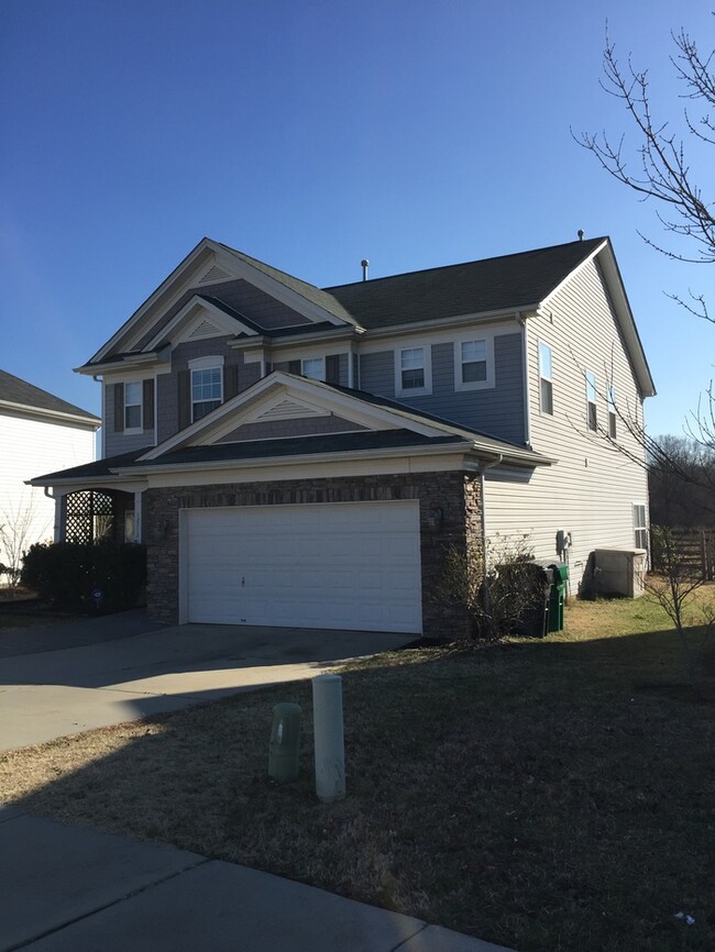 Building Photo - 12712 Cumberland Cove Dr
