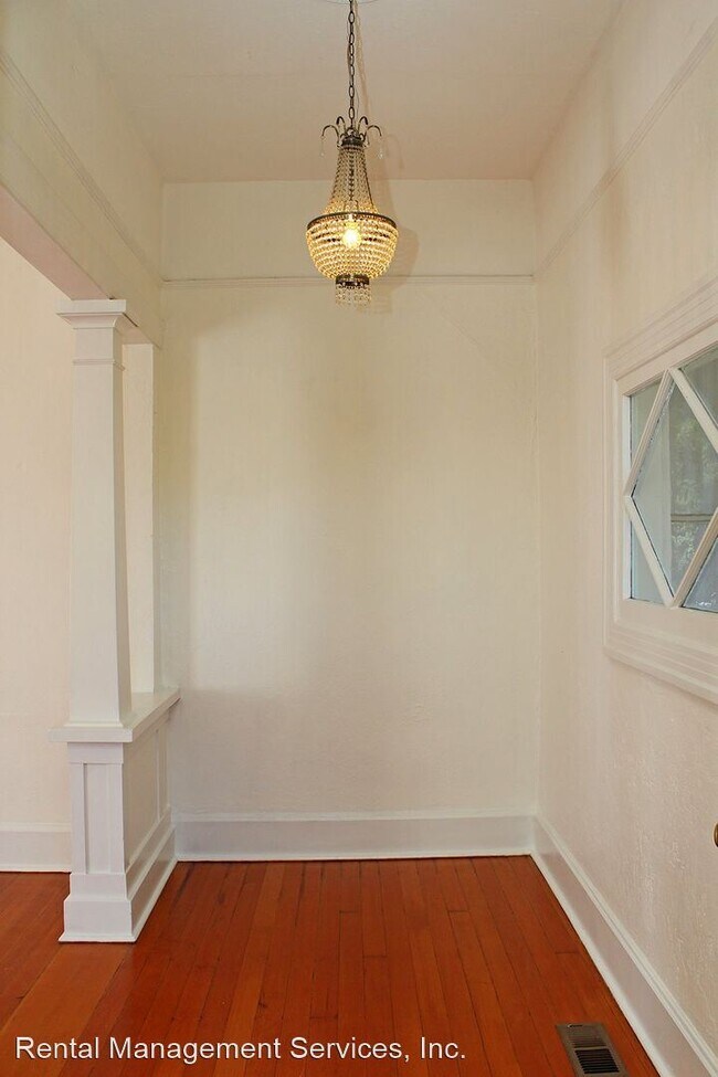 Building Photo - 2 br, 1 bath House - 1305 SE Clinton St