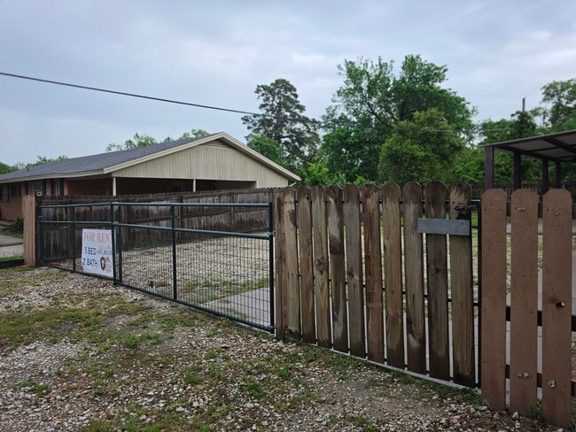 Building Photo - 124 N 10th St