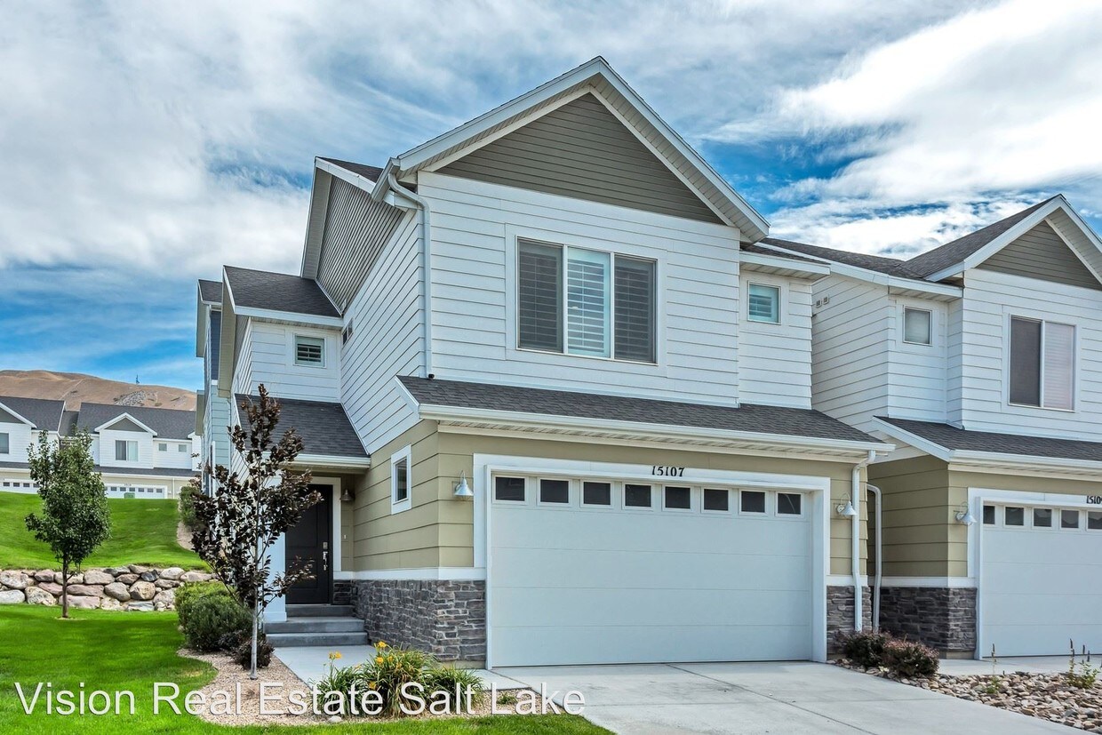 Foto principal - 3 br, 2 bath House - 15107 S Bright Stars Dr