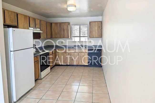 Building Photo - Charming 2-bedrooms, 1-bath downstairs apa...