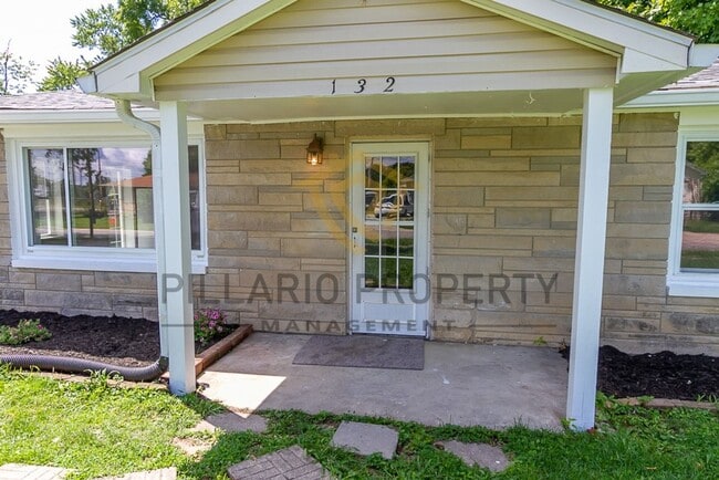 Building Photo - Updated 2 Bedroom 1 Bathroom near Cumberla...
