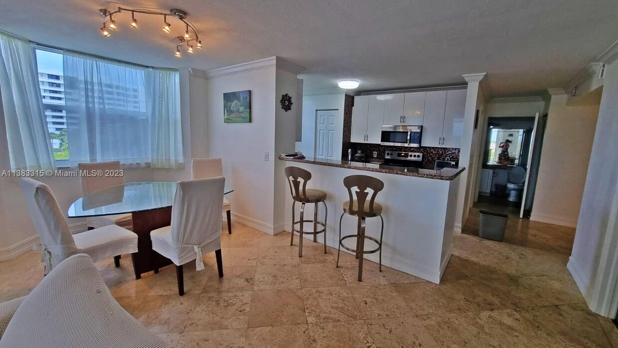 Primary Photo - 3594 S Ocean Blvd
