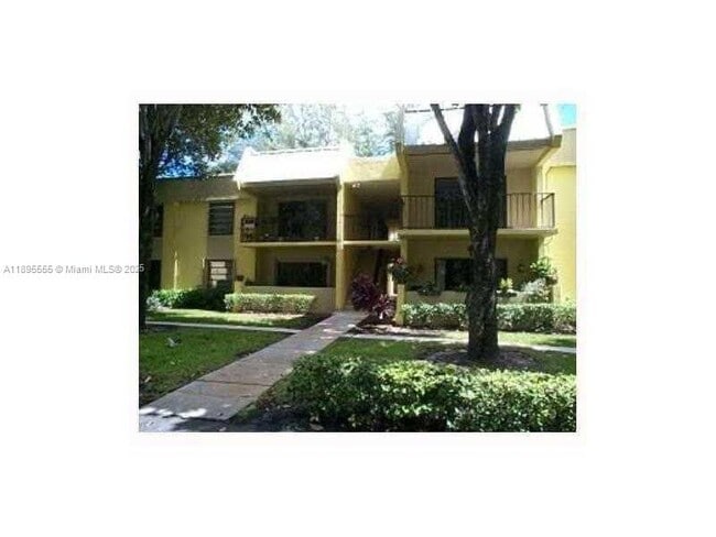 Foto del edificio - 10411 N Kendall Dr