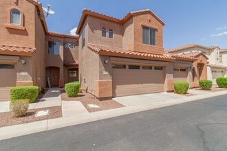 Building Photo - 2600 E Springfield Pl