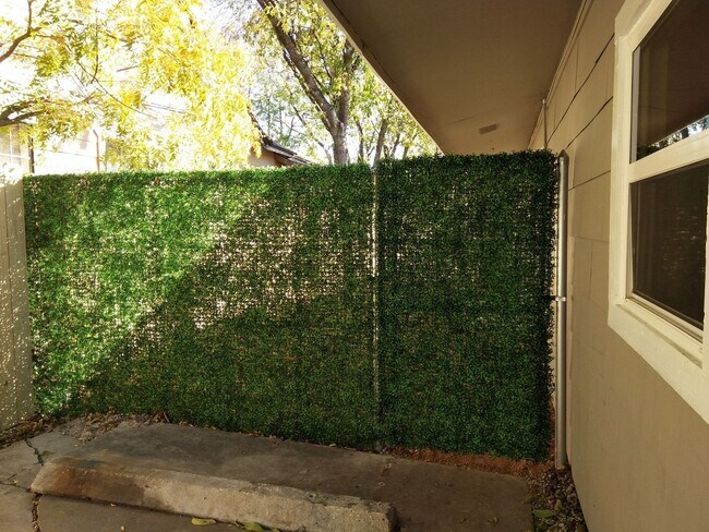 Foto del edificio - **APPLICATION RECEIVED** Available Now! 2 ...