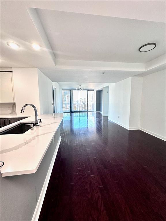 Foto principal - 3338 Peachtree Rd NE