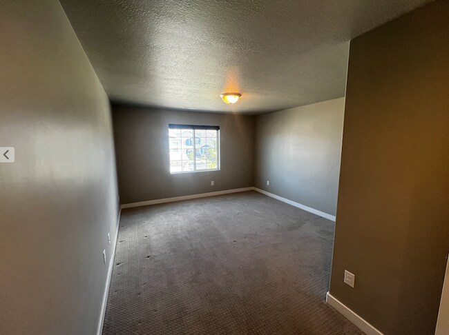 Foto del edificio - Spacious 3-Bedroom Home in Prime Lehi Loca...