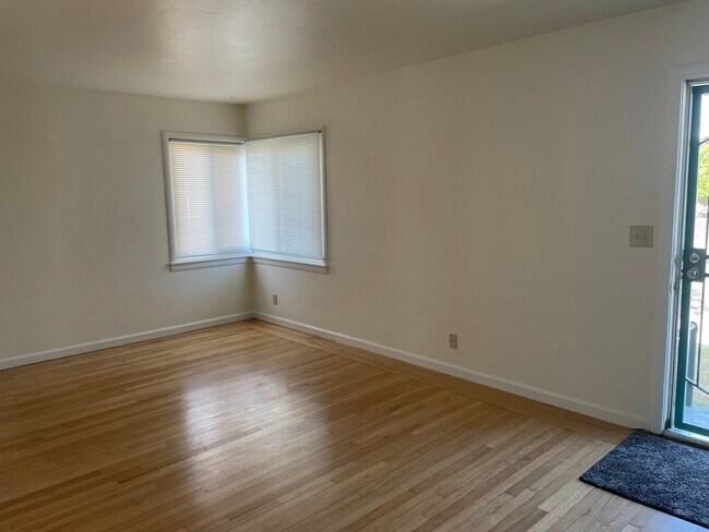Living Room - 3731 46th St