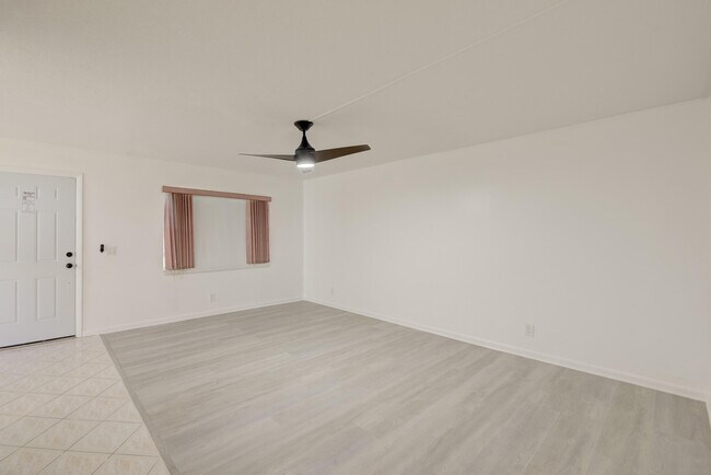 Foto del edificio - 394 Normandy Ln