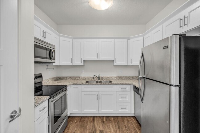 Building Photo - Heber Ranch Landing Condo