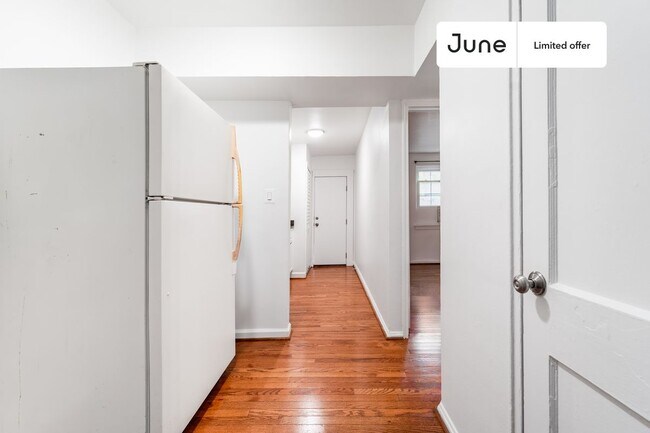 Building Photo - 1105 16th St NE