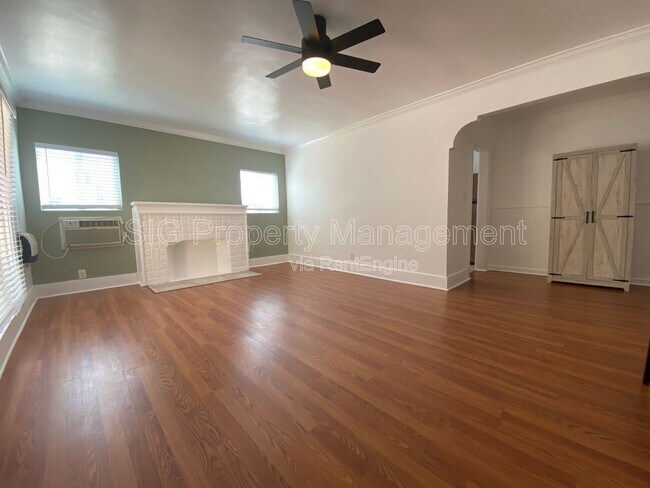 Foto del edificio - 1250 E Villa St