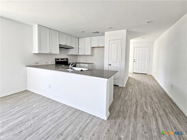Foto del edificio - 805 Riviera Ct