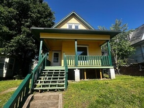 Building Photo - 420 S 22nd St