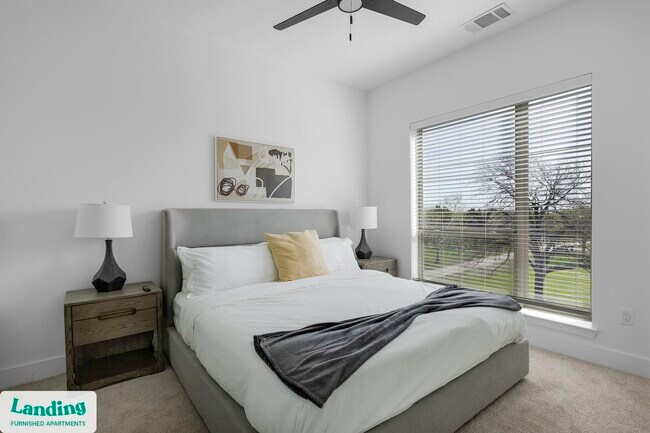 Building Photo - 650 E Sycamore St