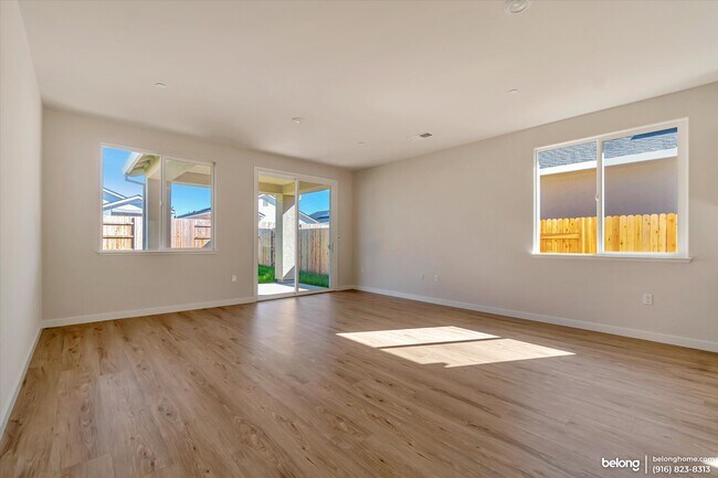 Foto del edificio - 4764 Crawford Pkwy