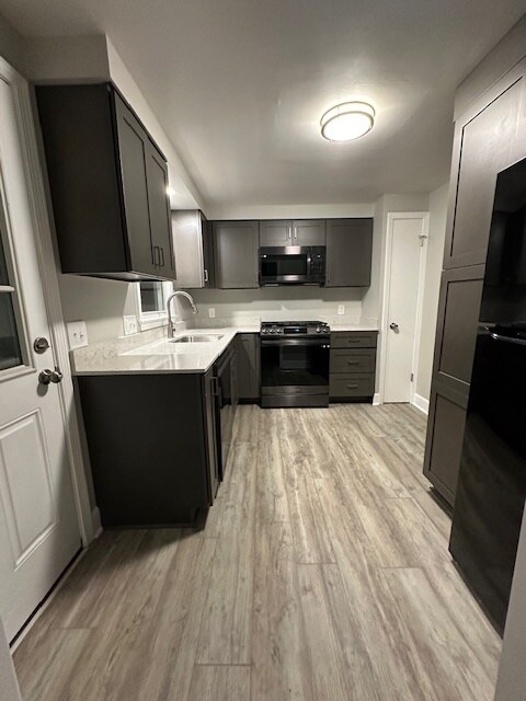 Building Photo - 163 Marine Dr